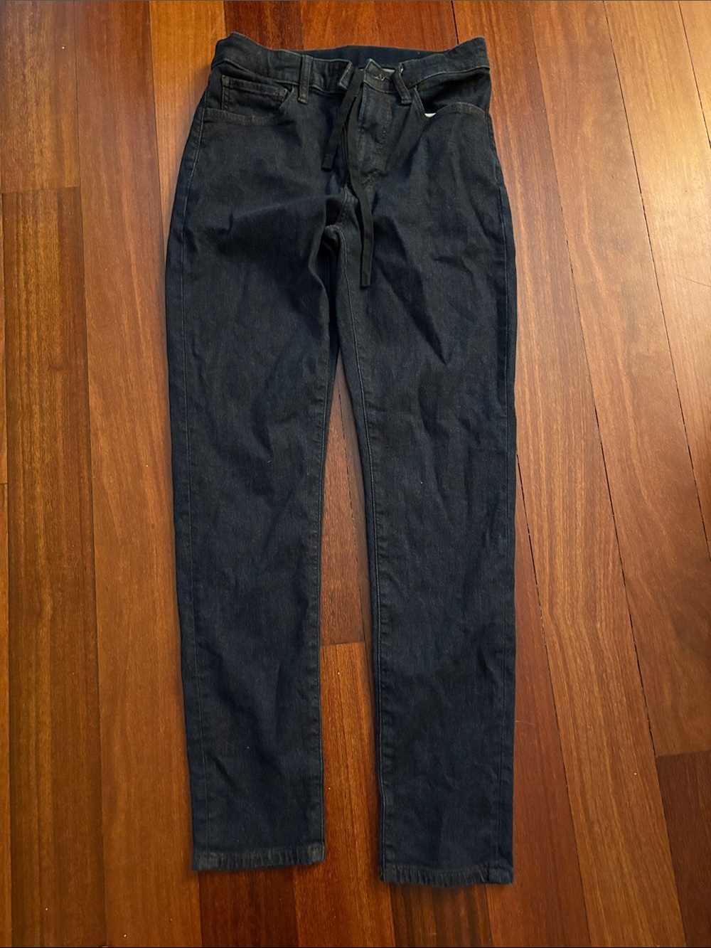 Uniqlo Men's Slim Straight Jeans in Dark Navy